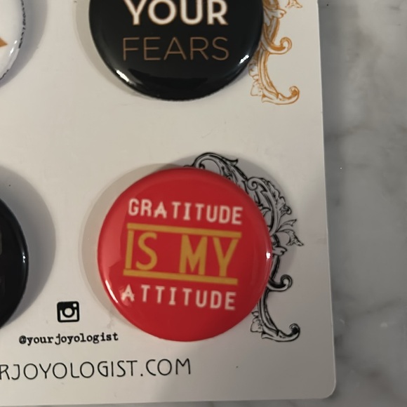 NWT Your joyalogists pins - Picture 5 of 5